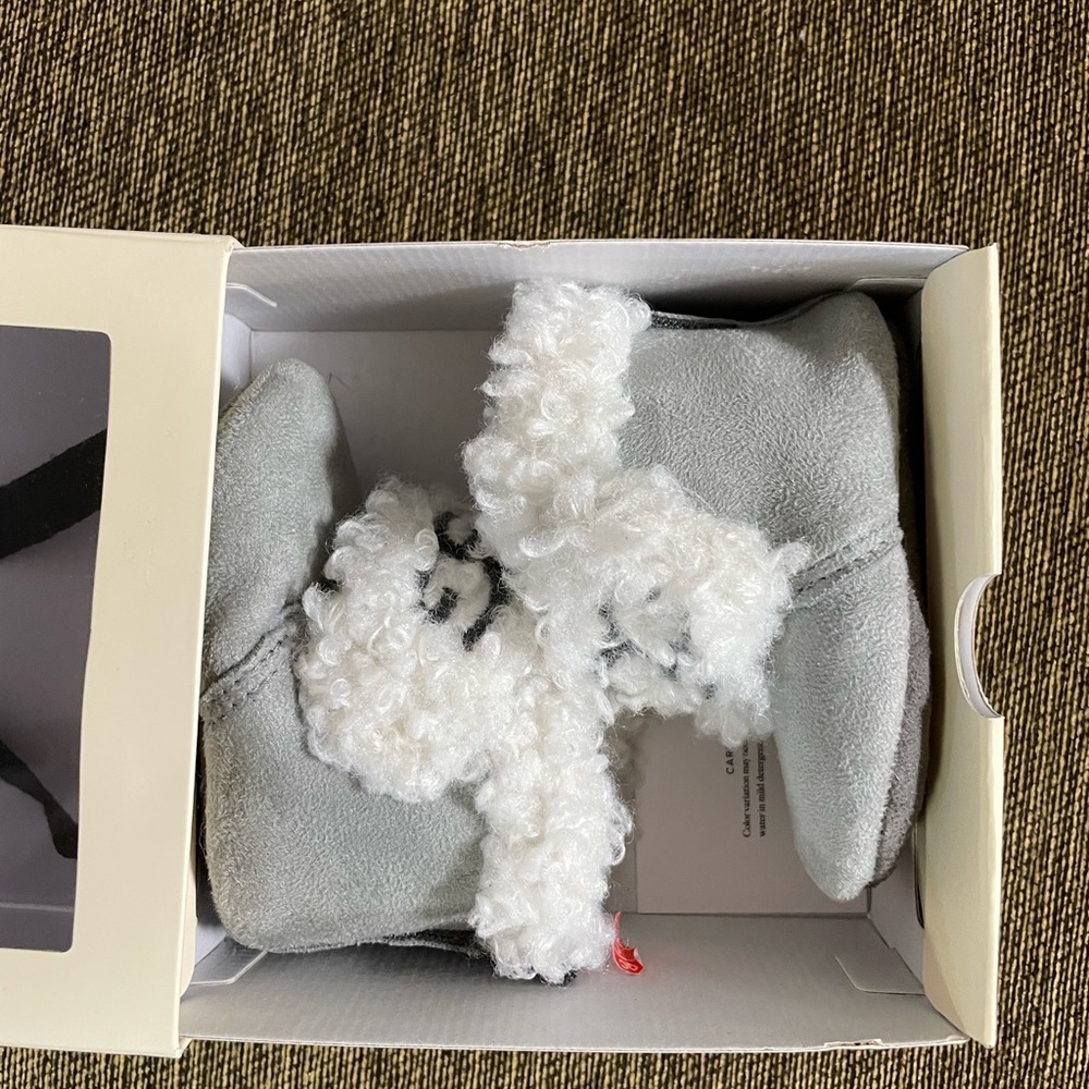 Like new ugh slippers for baby